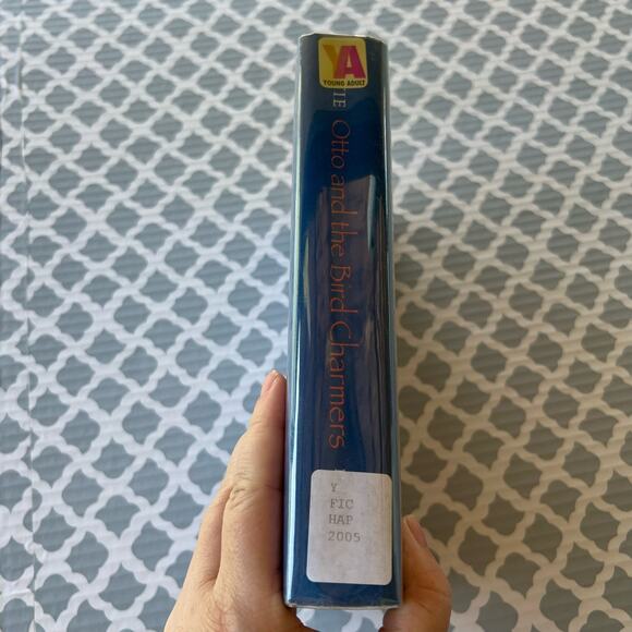 Otto and the Bird Charmers by Charlotte Haptie Hardcover Book Pre-Loved - Picture 3 of 6